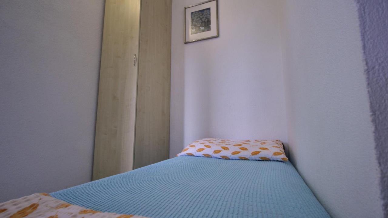Apartments Noemi Malinska Exterior photo